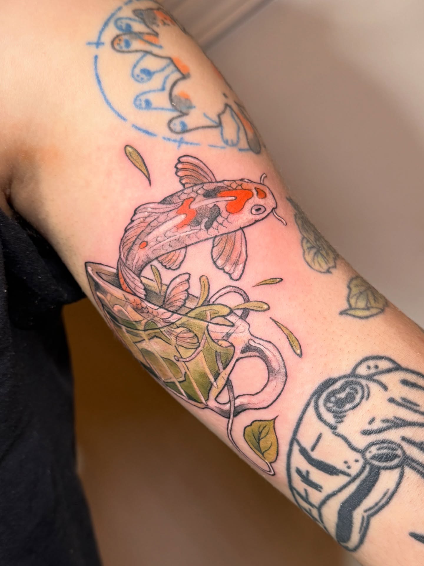 Koi fish & teacup from my flash!💚🍵